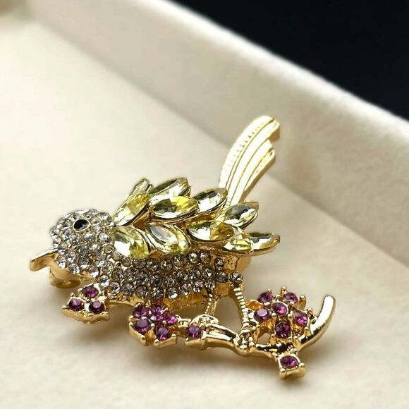 Yellow Gold with Citrine and Diamond Crystal Bird with Flower Pin Back Brooch - Picture 8 of 9